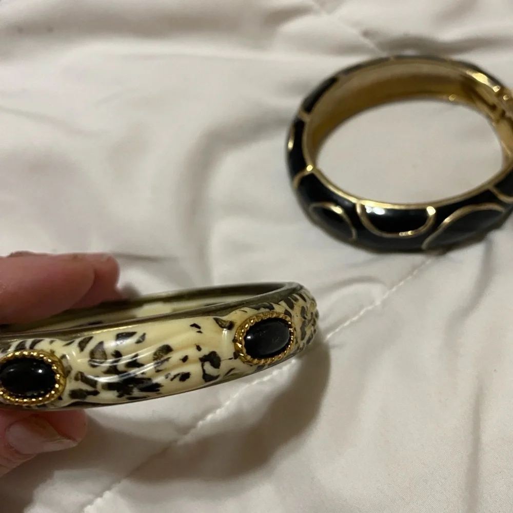 N/A set hinged